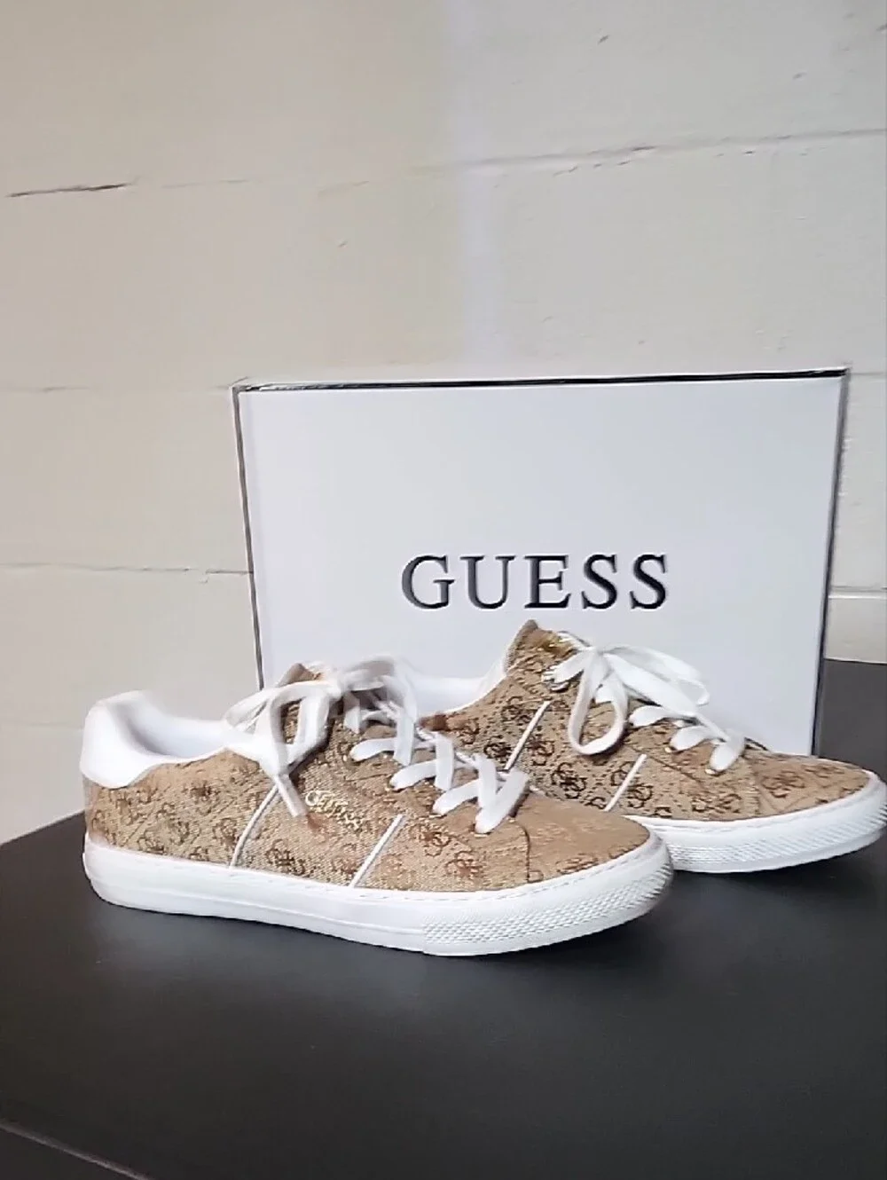 GUESS Beige Monogram Low-Top Sneakers